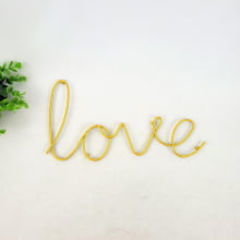 Love - Letreiro em Metal Decorativo