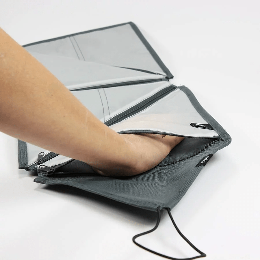 Tangram - Bolsa para Maquiagem e Higiene Suspenso com Gancho