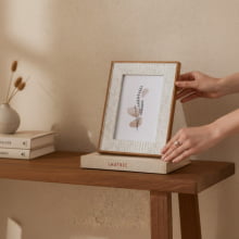 Lumi - Porta Retrato Em Poliestireno (P ou M)