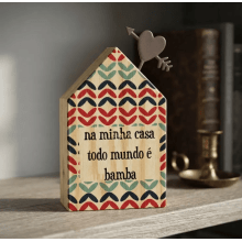 Bamba - Casinha Decorativa em Madeira com Enfeite em Aço