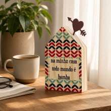 Bamba - Casinha Decorativa em Madeira com Enfeite em Aço