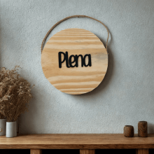 Plena - Quadrinho Redondo De Madeira Com Relevo