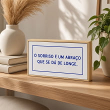 O Sorriso - Quadro em Azulejo com Moldura em Madeira
