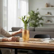 Aurum - Vaso em Vidro com detalhes em dourado