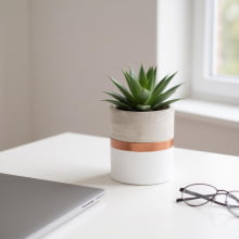 Branco e Cobre - Tamanho P - Vaso em Cimento