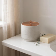 Cimento e Cobre Grande - Pote Decorativo Com Tampa em Cimento e Metal 