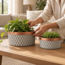 Cuivre Relief 3D - Kit Cachepots Baixo em Cimento 2 peças (P e G) Cimento e Cobre