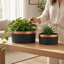 Cuivre Relief 3D - Kit Cachepots Baixo em Cimento 2 peças (P e G) Preto e Cobre