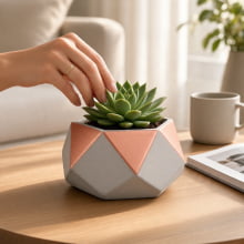 Geométrico Copper Prism - Cachepot Cimento e Cobre