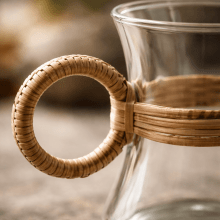 Riviera - Vaso em Vidro com detalhes em Rattan (P ou G)